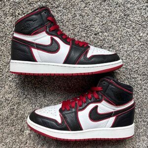 Nike Air Jordan 1 Bloodline  Size 5 Youth (Size 6.5 Women's)
